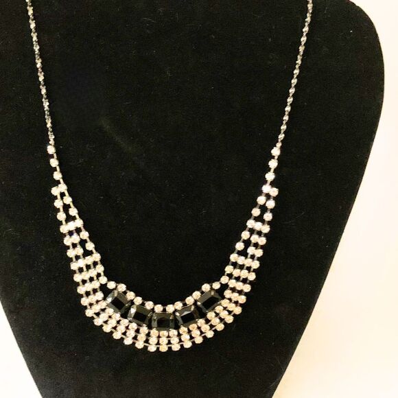 Vintage Style Rhinestone Necklace Black and Clear Crystal Statement Choker - Picture 4 of 6